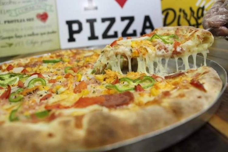 Com ou Sem Ketchup? Saiba a Melhor Maneira de Comer Sua Pizza